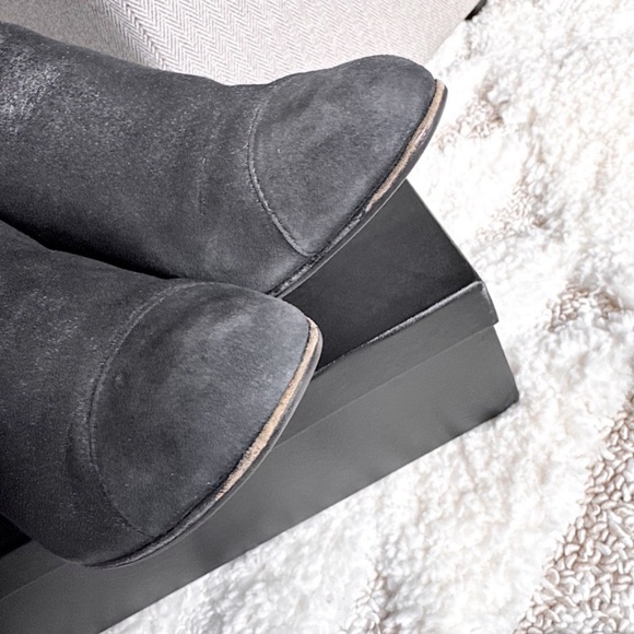 CHANEL CC LOGO CAP TOE ANKLE BLOCK HEEL BOOTS 35.5 - Picture 6 of 10